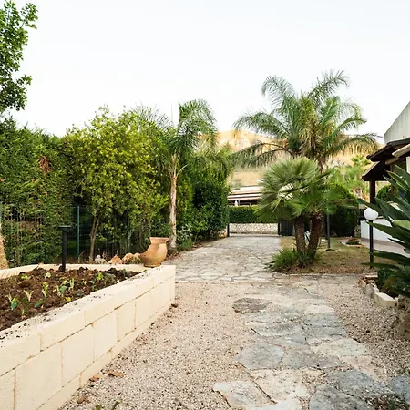 Lipari Vila *