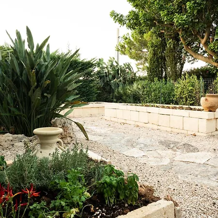 Lipari Vila *